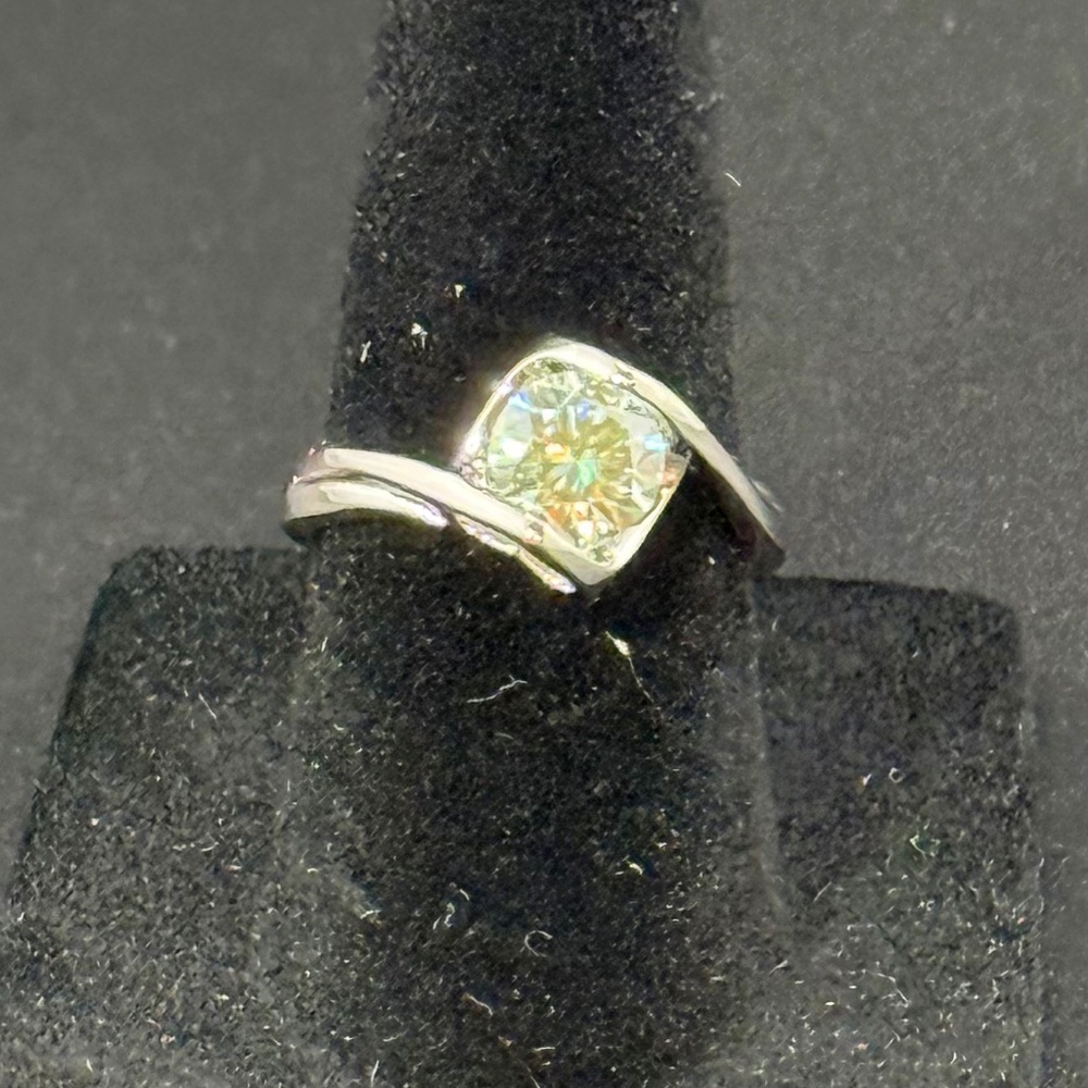 GENUINE LIGHT BLUE MOISSANITE RING SIZE 6